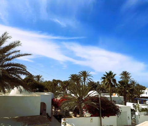 Day, Inner courtyard view