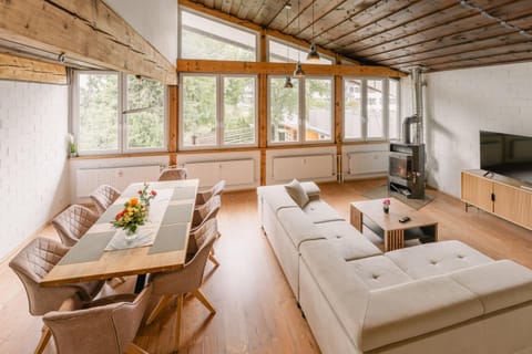 Living room, Seating area, Dining area