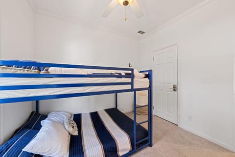 Lake Erie Serenity Hutch House in Port Clinton