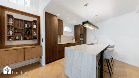 Kitchen or kitchenette, Lounge or bar, Dining area