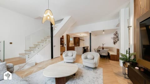 Maison de Luxe à 500m de la gare Villa in Courbevoie