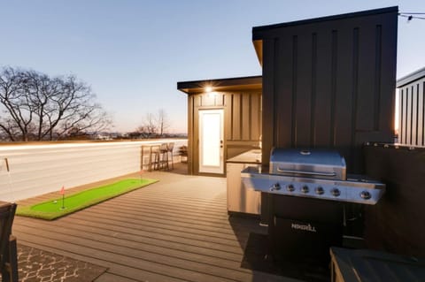 BBQ facilities, View (from property/room), Balcony/Terrace
