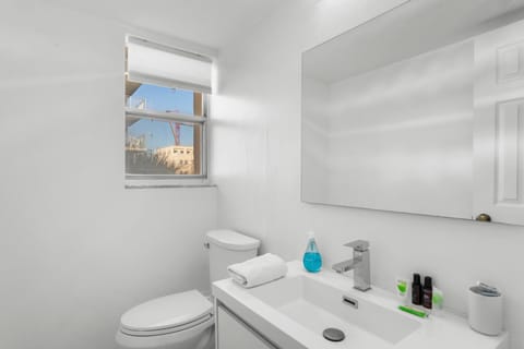 Bay Harbor Sunset Apt 4A Apartment in Surfside