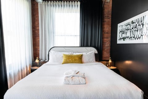 Bed, Casino, Bathroom, Lounge or bar, Bedroom, Breakfast, room service, towels