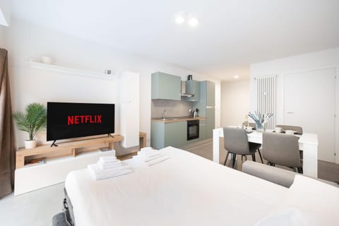 Kitchen or kitchenette, Living room