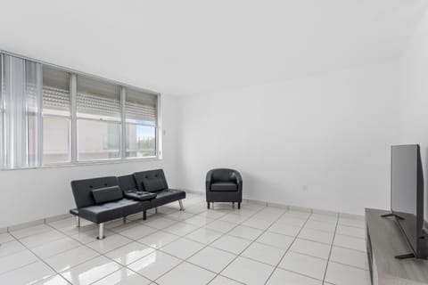 Bay Harbor Sunset Apt 4B Apartment in Surfside