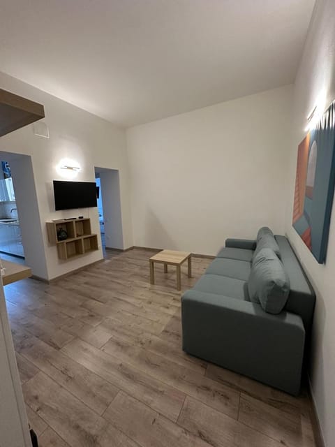 Communal lounge/ TV room, TV and multimedia, Seating area