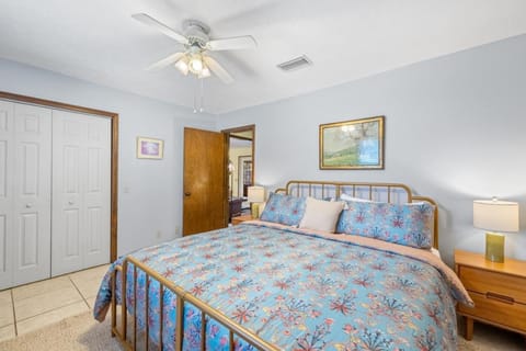 Artist Retreat an eclectic getaway House in Cedar Key