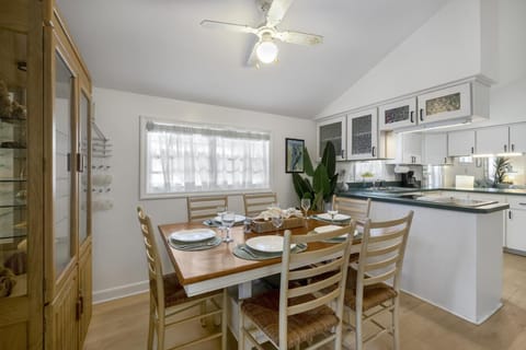 Mellow Yellow House in Cedar Key