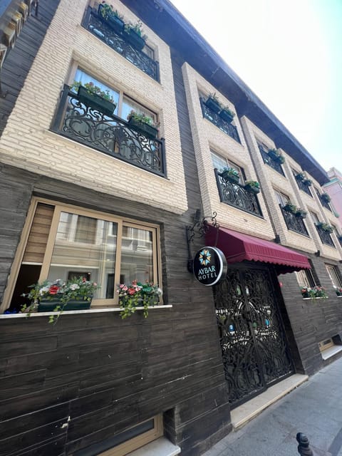Property building, Day