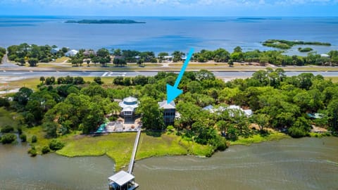 Bayside Sunset View Luxury House in Cedar Key