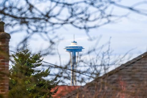 Cheerful Capitol Hill Home AC and 98 Walk Score House in Capitol Hill
