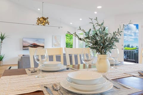 Family Redmond Home with AC 3 mins to MSFT House in Redmond