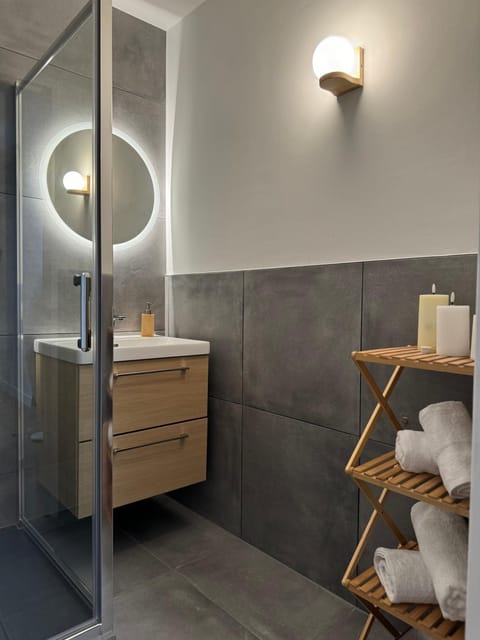 Le 9 - Basel Airport Apartment in Saint-Louis