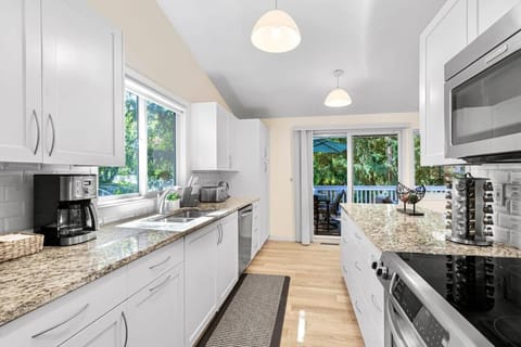 Multi functional Family Home in Redmond and only four mins to MSFT House in Lake Sammamish