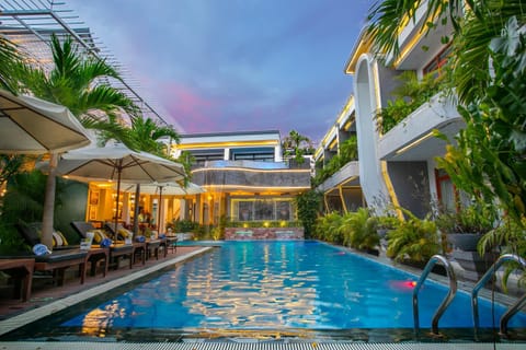 Property building, Swimming pool