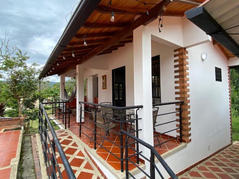 Property building, Patio, Day, Balcony/Terrace