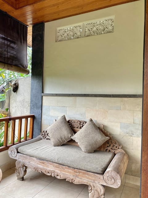 Widi's House with Ubud Jungle Lush View Apartment in Ubud