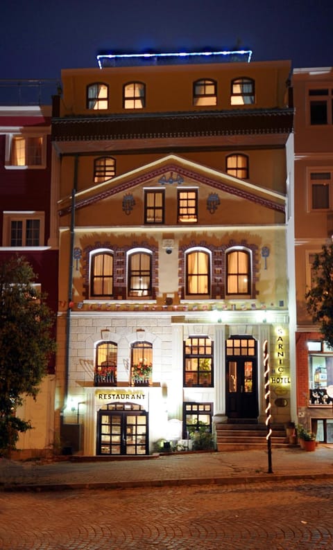Facade/entrance