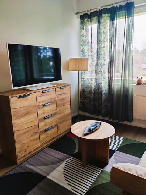 TV and multimedia, Photo of the whole room, Seating area, Evening entertainment, Bedroom