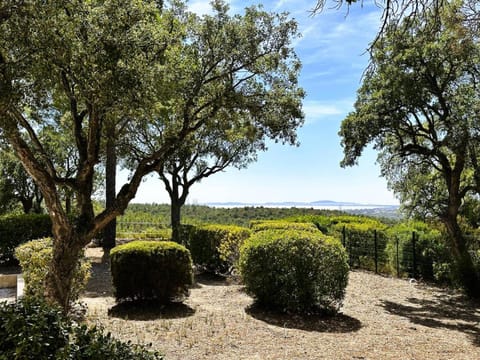 Le Plantier, maison pour 6 personnes avec piscine et jardin vue mer à La Londe-Les-Maures Villa in La Londe-les-Maures
