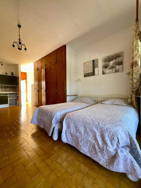 Bed, Bedroom, wardrobe