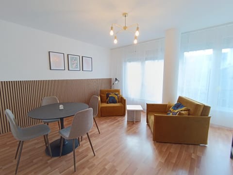 Living room, Dining area