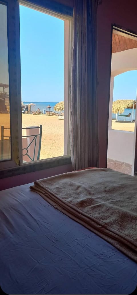 Bed, Natural landscape, View (from property/room), Balcony/Terrace, Bedroom, Sea view