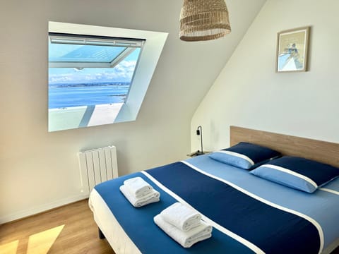 Photo of the whole room, Bedroom, Sea view, Sea view
