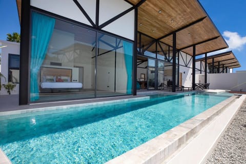 Property building, Day, Swimming pool, Swimming pool, sunbed