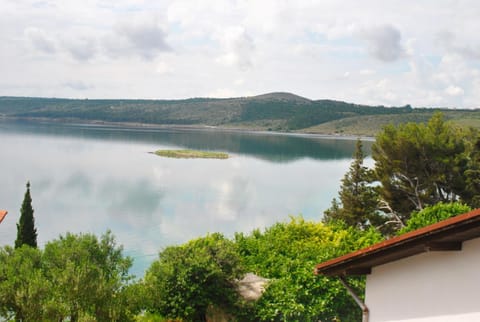 Spring, Day, Neighbourhood, Natural landscape, Beach, Beach, On site
