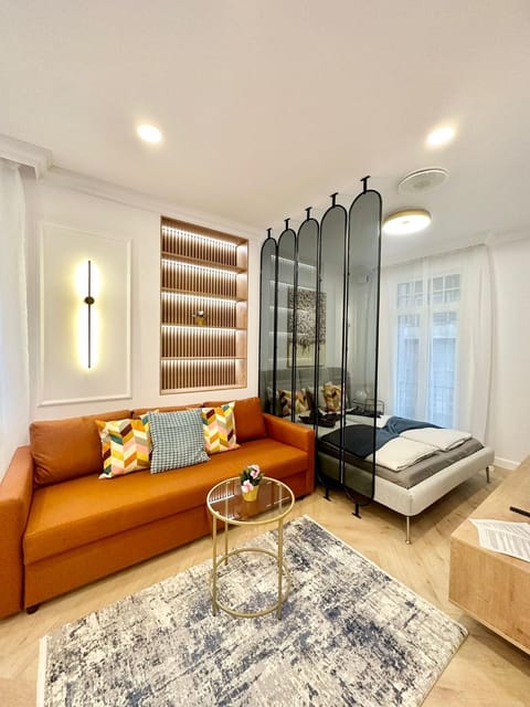 Bed, Living room, Photo of the whole room, Seating area, Bedroom