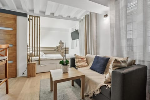 Studio Herold - Place de Victoires by B'Your Home Apartment in Paris