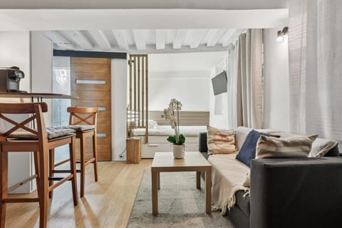 Studio Herold - Place de Victoires by B'Your Home Apartment in Paris