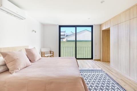 Bed, View (from property/room), Photo of the whole room, Bedroom, wardrobe, air conditioner