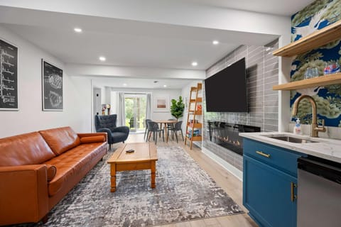 Family Friendly Spacious Townhome Across From Holiday Valley House in Ellicottville