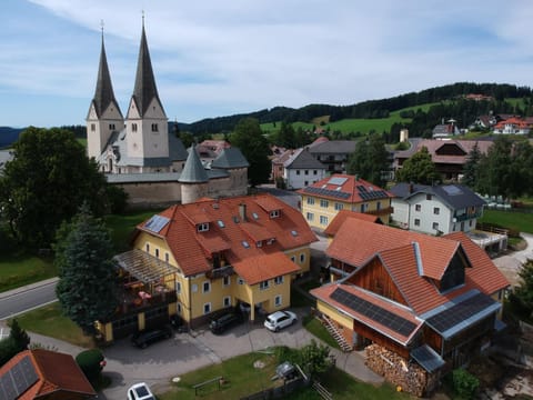 Property building, Neighbourhood, Natural landscape, Location