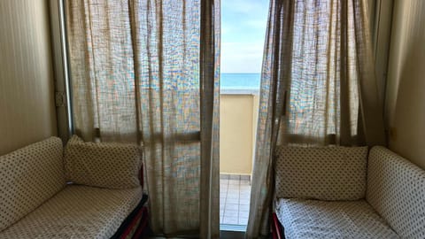 SE054 - Senigallia, monolocale fronte mare alle'Piramidi' Apartment in Senigallia