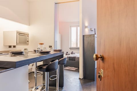 Kitchen or kitchenette, Dining area, stove
