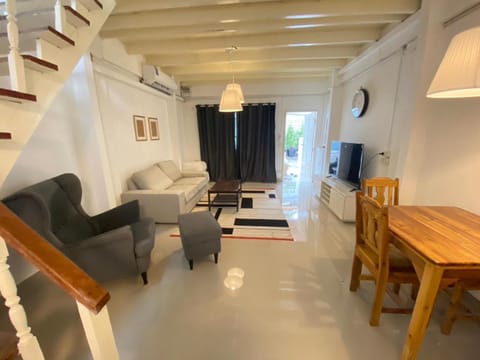Townhouse nearby Klong Dao beach with loft House in Sala Dan
