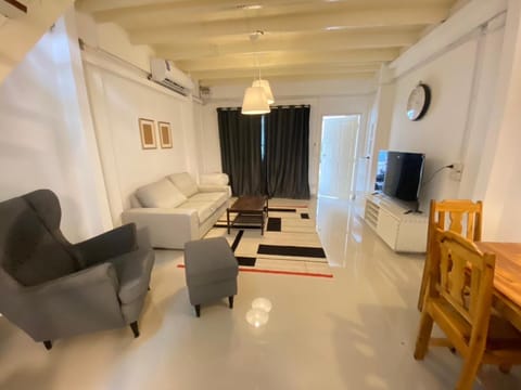 Townhouse nearby Klong Dao beach with loft House in Sala Dan