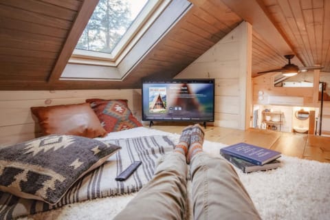 Thistle House at Camp Greenwood Vermont with Sauna House in Chester