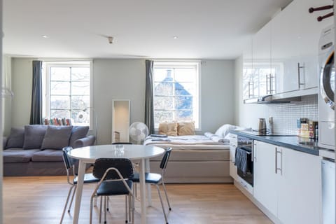 Bed, Living room, Dining area, kitchen