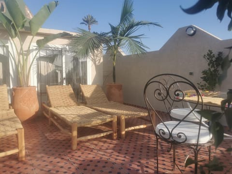 Patio, View (from property/room), Balcony/Terrace, Living room, Seating area, sunbed