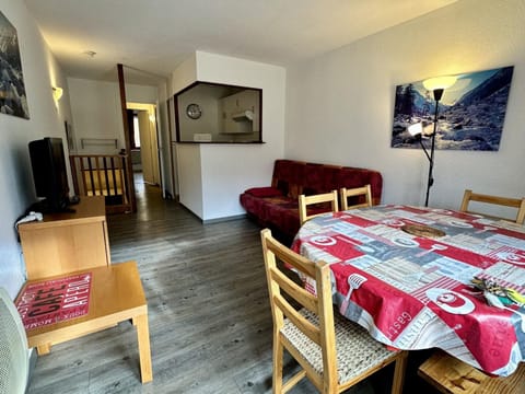 Bed, Living room, fireplace, kitchen