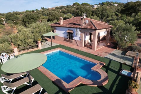 Property building, Patio, Garden, Garden view, Pool view, Swimming pool, sunbed