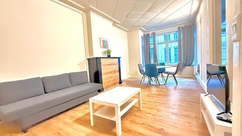 Orléan 41 B centre-gare-aéroport Apartment in Charleroi