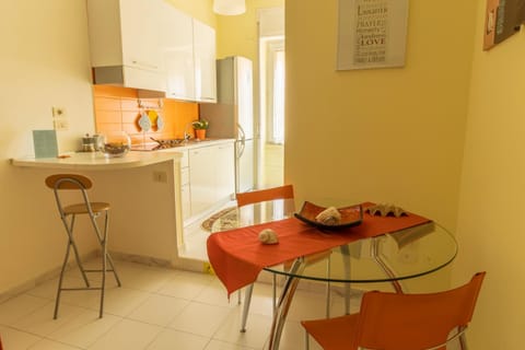 Dining area, kitchen