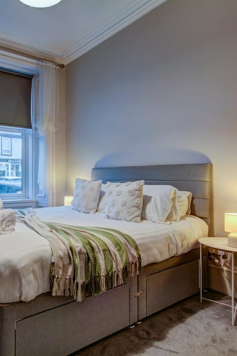 Bed, Bedroom, wardrobe