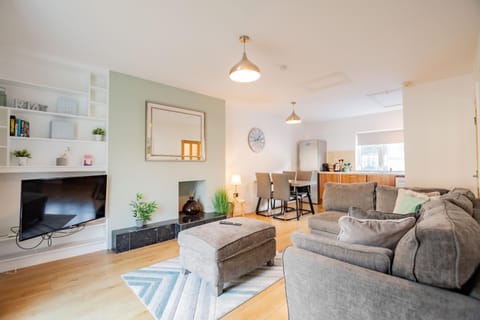 Communal lounge/ TV room, Living room